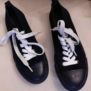 Twisted black canvas sneakers-sz 8